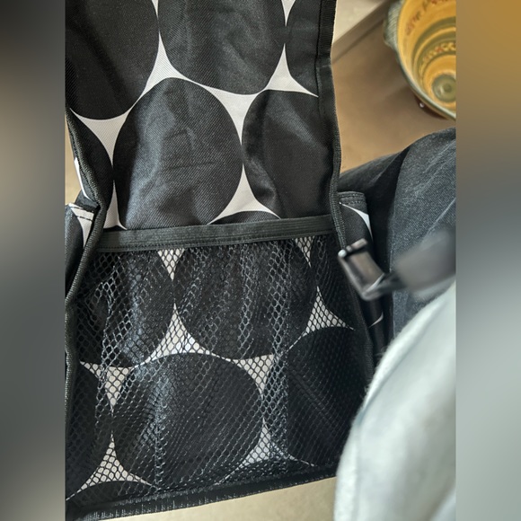 NWOT Thirty-One Tote Bag in Black and White Circle Dot Pattern - Picture 4 of 7